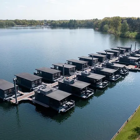 Houseboat Met Dakterras Mookerplas Middelaar